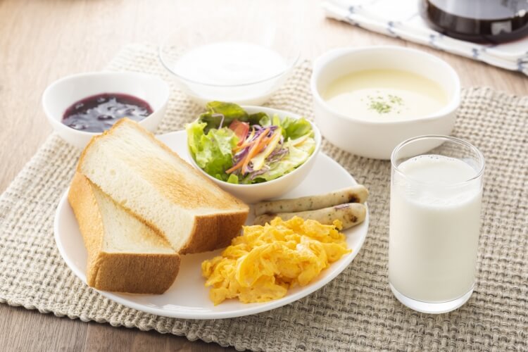 パンなどの朝食