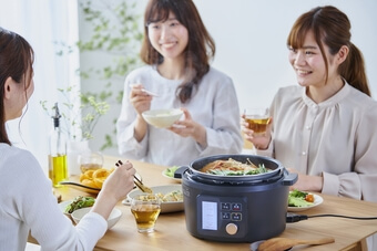 アイリスオーヤマ「電気圧力鍋4.0L KPC-MA4-B」4