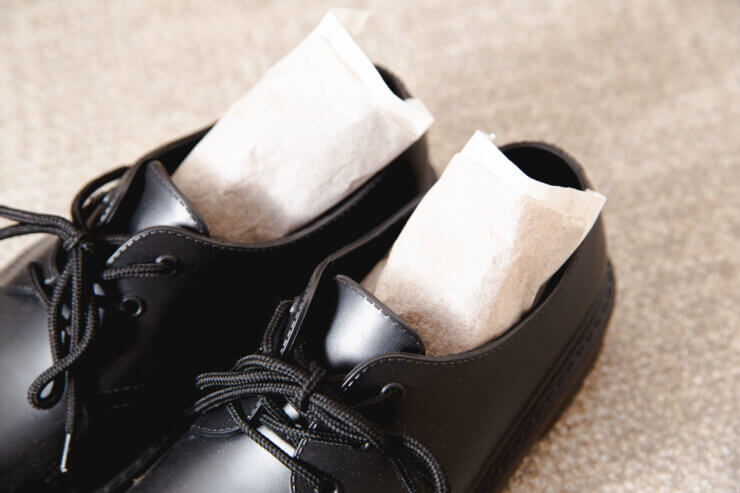 靴の中に入れる靴用消臭剤は繰り返し使えて便利