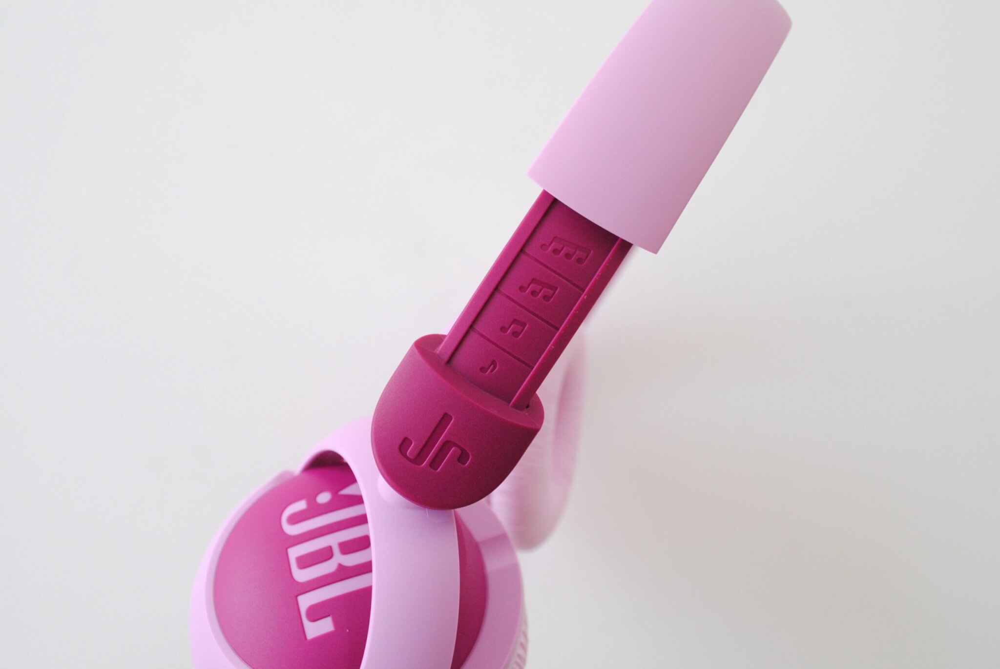JBL　子ども用ワイヤレスオンヘッドホン　Junior 320BT
