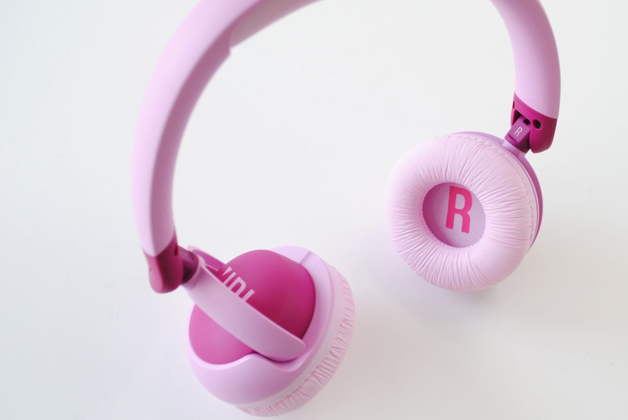 JBL　子ども用ワイヤレスオンヘッドホン　Junior 320BT