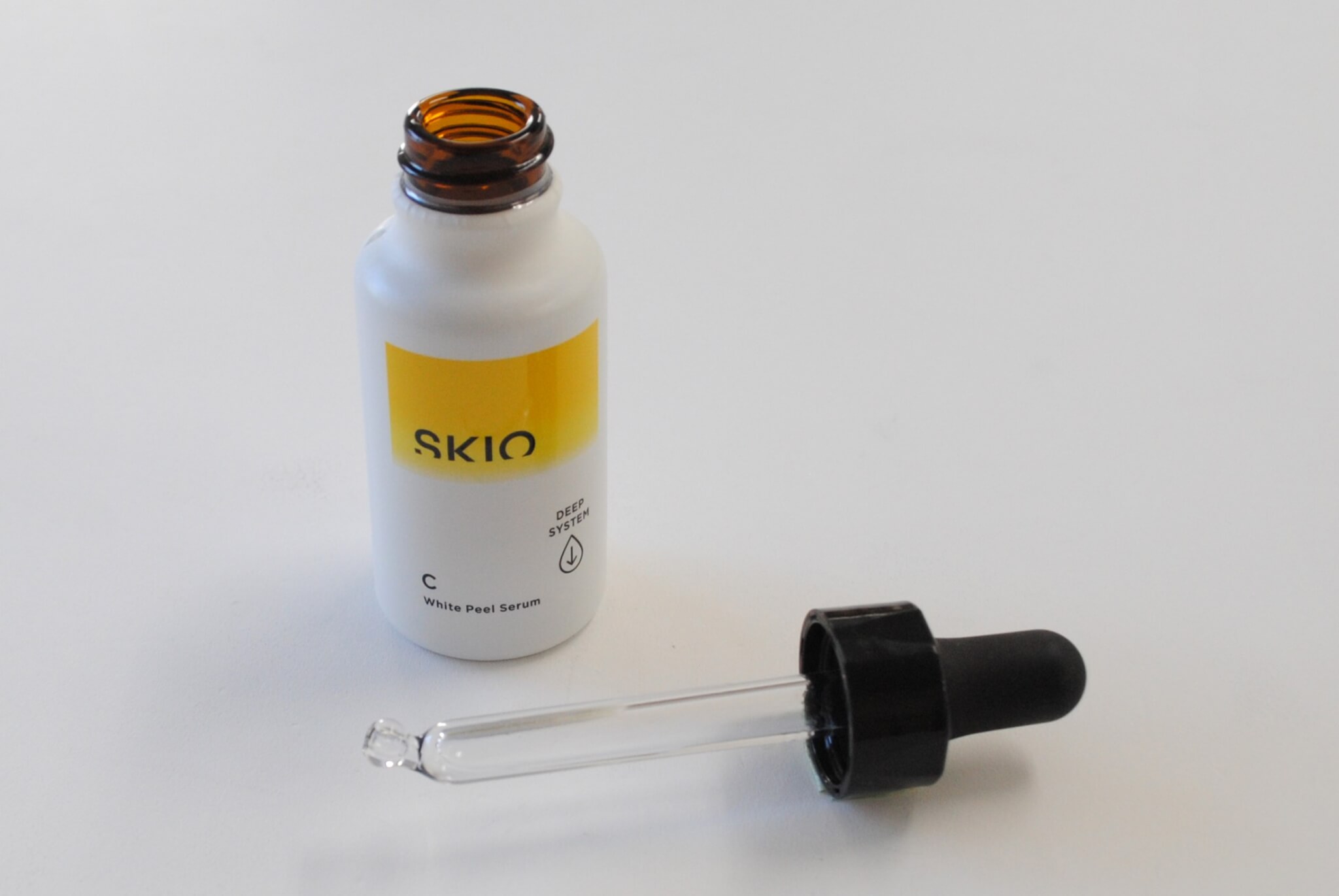 ロート製薬　SKIO　VC　ホワイトピールセラム