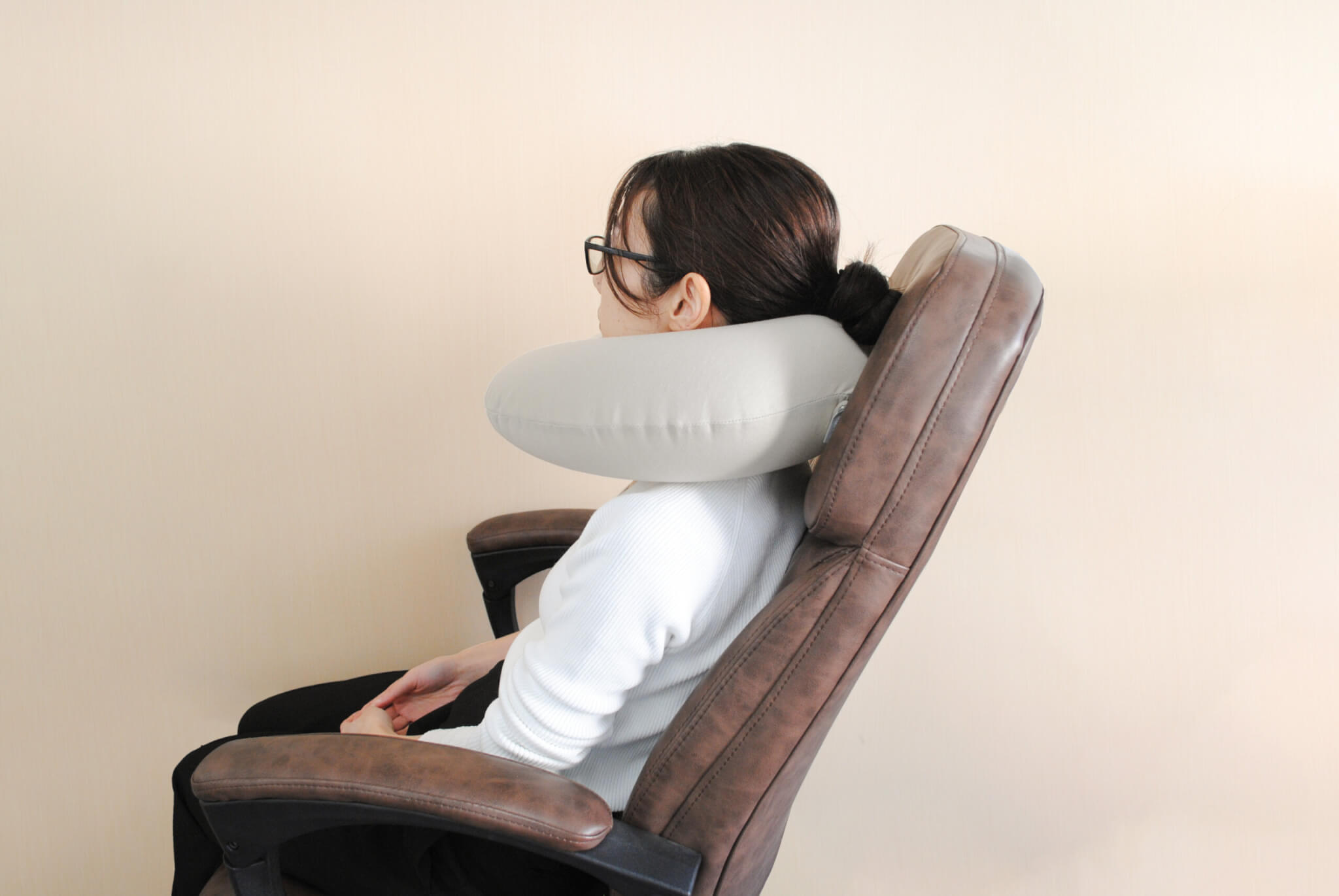 マーナ　fuu  ネックピロー