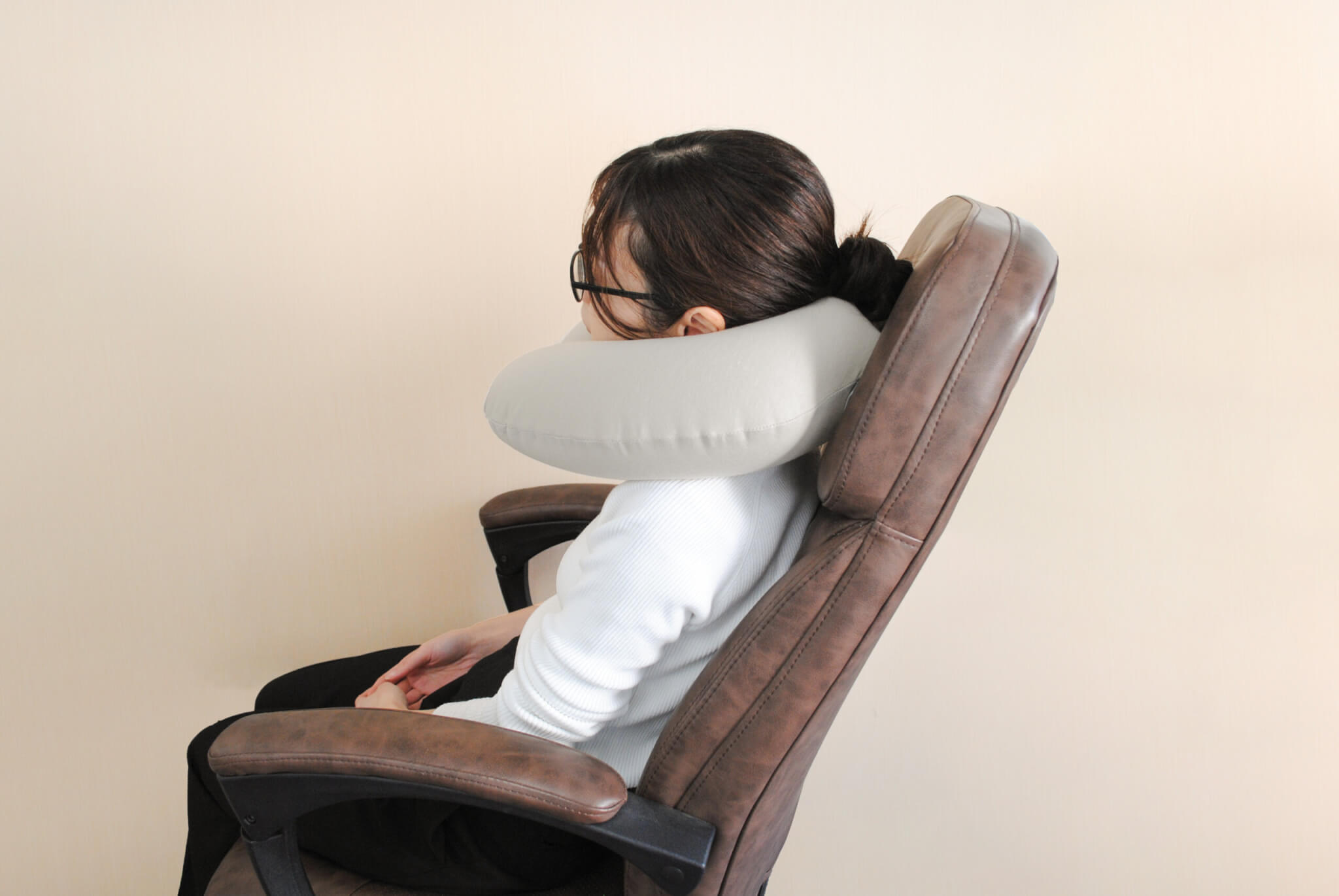 マーナ　fuu  ネックピロー